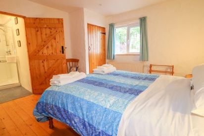 Quiet Waters Cottage 14