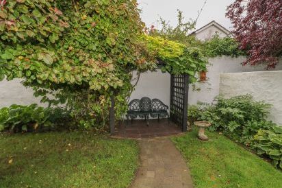 Quiet Waters Cottage 25