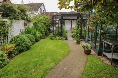 Quiet Waters Cottage 24