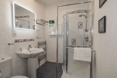 Quiet Waters Cottage 16