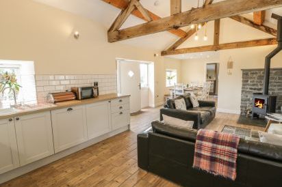 Rhianwen, Plas Moelfre Hall Barns 7