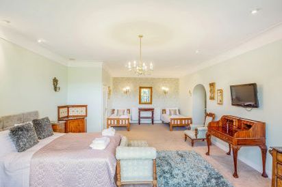 Richmond Country Hall 51