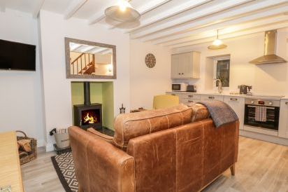 Riverside Cottage 3
