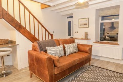 Riverside Cottage 4