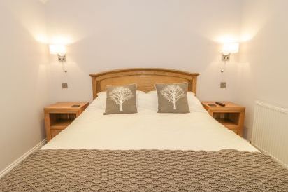 Riverside Cottage 9