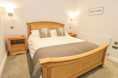 Riverside Cottage 10