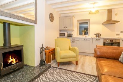 Riverside Cottage 2