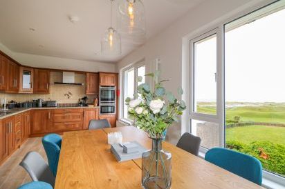 Seacoast Cottage 8