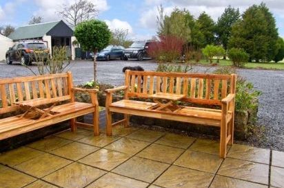 Seaview Dog-Friendly Cottage 10