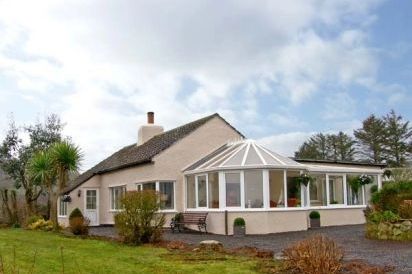 Seaview Dog-Friendly Cottage 11