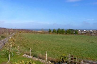 Seaview Dog-Friendly Cottage 12