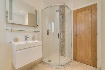 Seven Ocean Reach 16