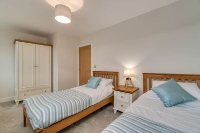 Seven Ocean Reach 18