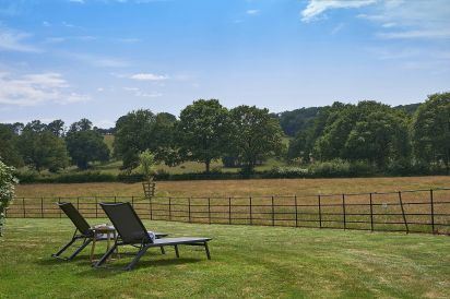 Large Herefordshire Holiday House 41