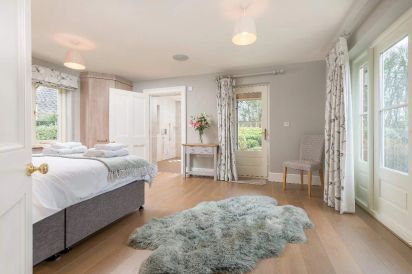 Large Herefordshire Holiday House 14