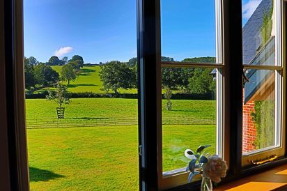 Large Herefordshire Holiday House 26