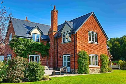 Large Herefordshire Holiday House 28