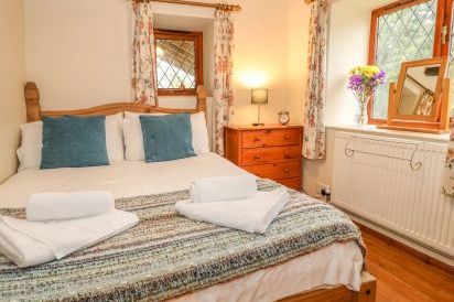 Shells dog friendly holiday cottage, Washford, South West England  9