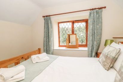 Shells dog friendly holiday cottage, Washford, South West England  10