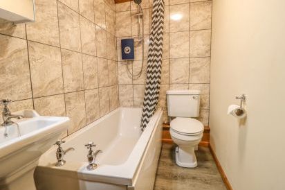 Shells dog friendly holiday cottage, Washford, South West England  14