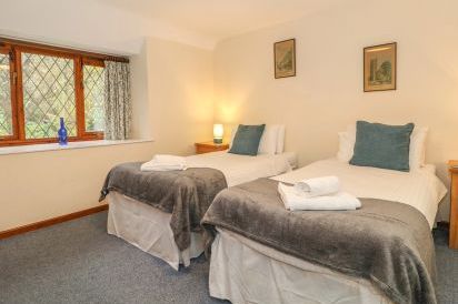 Shells dog friendly holiday cottage, Washford, South West England  15