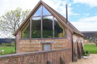 Shepherd's Hut Rural Retreat 10