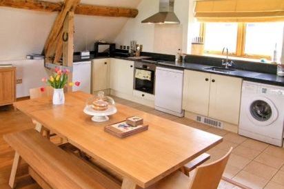 Shepherd's Hut Rural Retreat 4