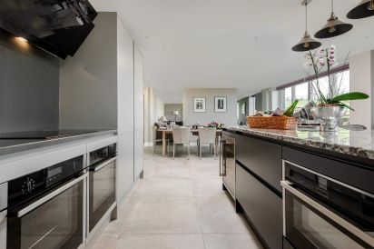 Sleeps 10 Luxury Holiday Rental with downstairs bedroom and bathroom 5