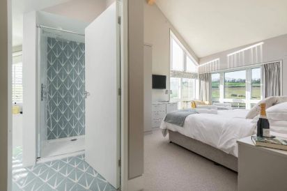 Sleeps 10 Luxury Holiday Rental with downstairs bedroom and bathroom 29