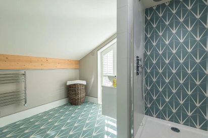 Sleeps 10 Luxury Holiday Rental with downstairs bedroom and bathroom 26
