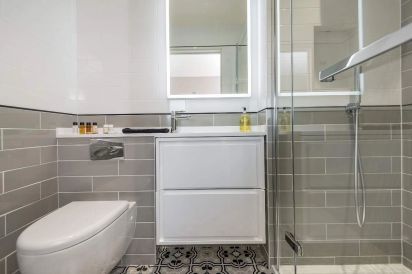 Sleeps 10 Luxury Holiday Rental with downstairs bedroom and bathroom 24