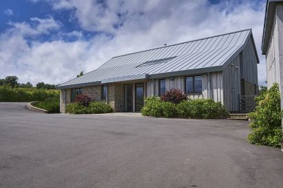 Sleeps 10 Luxury Holiday Rental with downstairs bedroom and bathroom 39