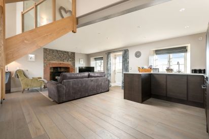 Sleeps 2 Romantic Retreat Stone Cottage with Amazing Views 20