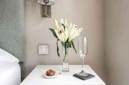 Sleeps 2 Romantic Retreat Stone Cottage with Amazing Views 26