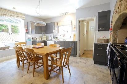 South Hill Farmhouse 16