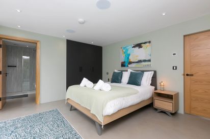 Sparrows Nest 77