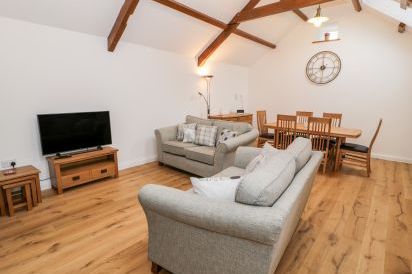 Tŷ'n Lôn Bach 18