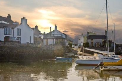 Excellent Coastal Cottage