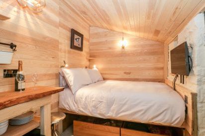 The Bolt Hole 6