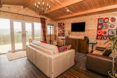 The Cabin near Pontardawe 4
