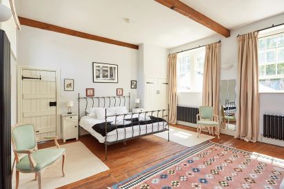 Luxury large group accommodation