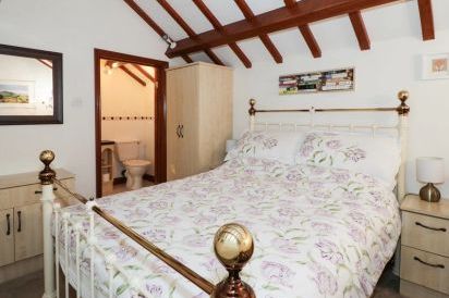The Little White Pet-Friendly Holiday Cottage, North Wales  2