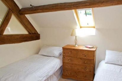 The Lodge Farm Barn Family Cottage, Deepdean, Heart Of England  7