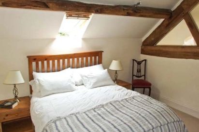 The Lodge Farm Barn Family Cottage, Deepdean, Heart Of England  6