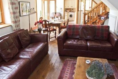 The Lodge Farm Barn Family Cottage, Deepdean, Heart Of England  3