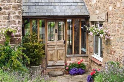 The Lodge Farm Barn Family Cottage, Deepdean, Heart Of England  8