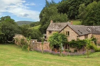 The Lodge Farm Barn Family Cottage, Deepdean, Heart Of England  2