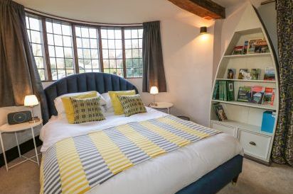 The Manor House 22