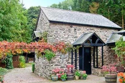 The Old Barn Pet-Friendly Holiday Cottage, North Wales 