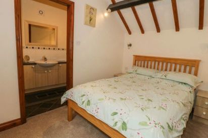 The Old Barn Pet-Friendly Holiday Cottage, North Wales  9
